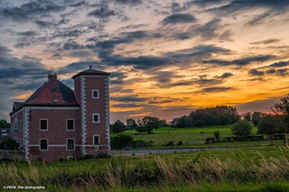 Coucher de soleil sur le village d'Olne en Wallonie
