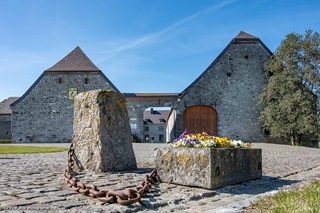 Une vieille ferme typique dans le village de Ragnies en Wallonie