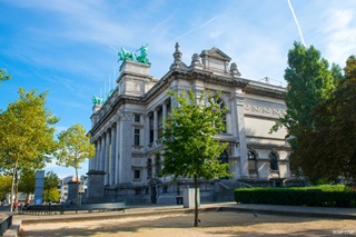 Bank voor het Museum voor Schone Kunsten Antwerpen-Zuid