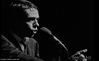 Portrait de Brel en concert