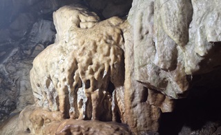 Stalagmieten in de grot van Dinant La Merveilleuse.