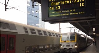 Train arrivant en gare