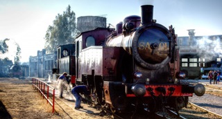 Vieille locomotive à vapeur